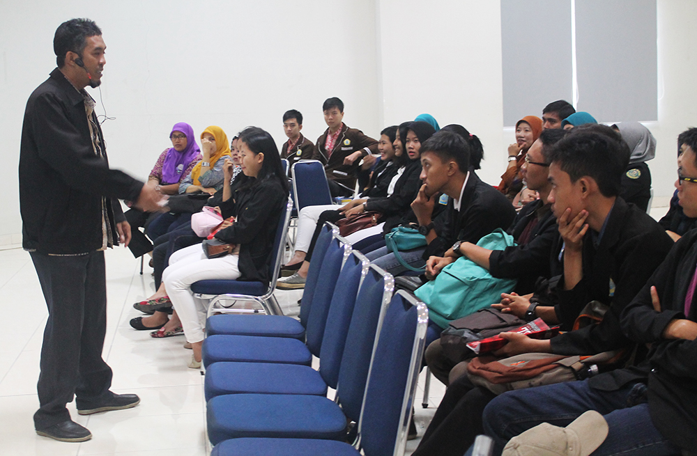 Sebuah seminar menyambut MEA untuk siswa SMK